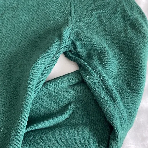 Evergreen v-neck sweater - Picture 14 of 17